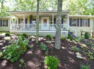 115 Sweet Fern Ln, Buck Hill Falls, PA 18323