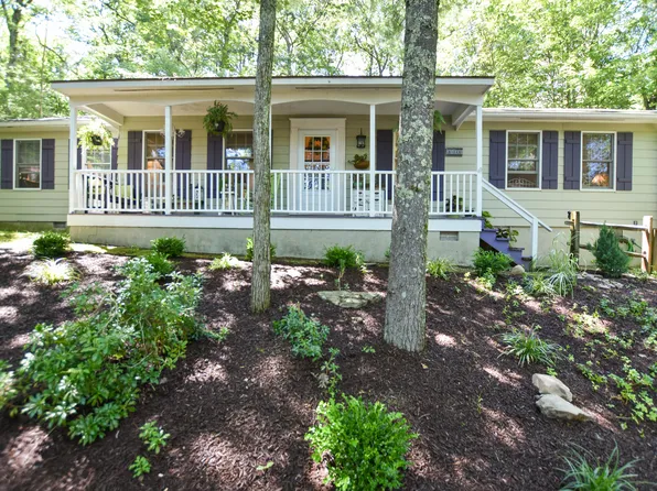 115 Sweet Fern Ln, Buck Hill Falls, PA 18323