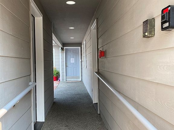 5th image of 6928 15th Avenue SE