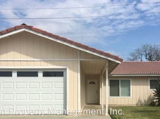 1080 Greenfield Dr, Porterville, CA 93257