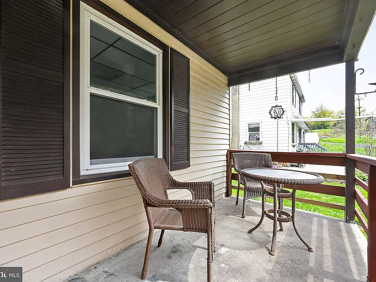 4225 Walsh Ave — Photo 3
