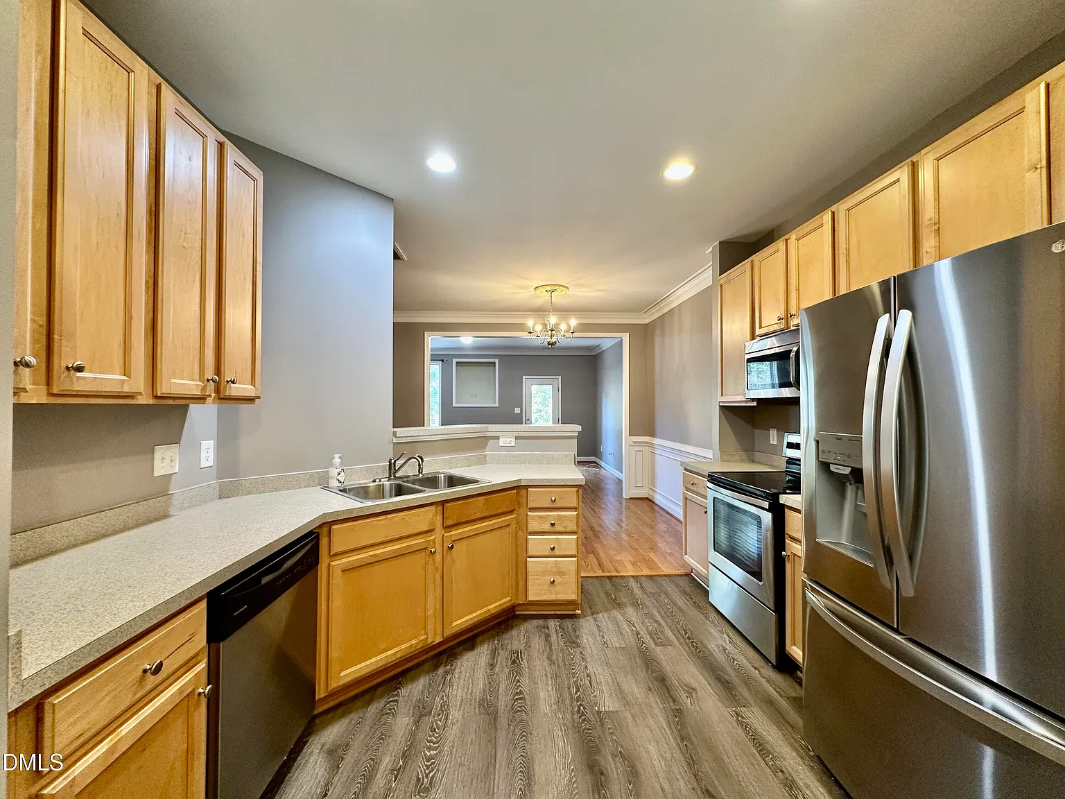 3 bed, 2.5 bath, 1470 sqft, $1,775 — Photo 4
