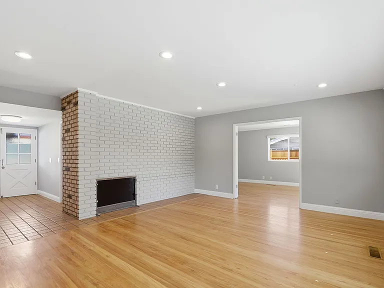1498 S Mary Ave — Photo 7