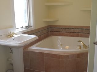 151 S Quentin Rd, Palatine, IL 60067