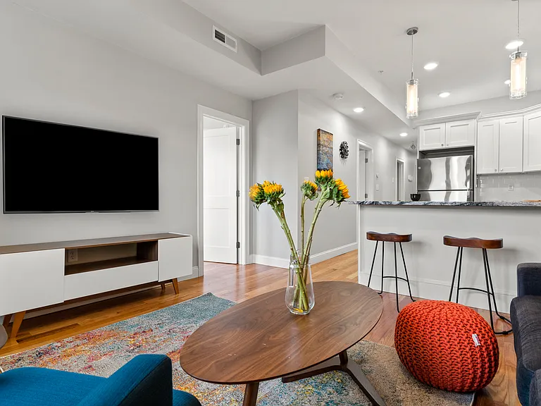 36 Emerson St #1 — Photo 4
