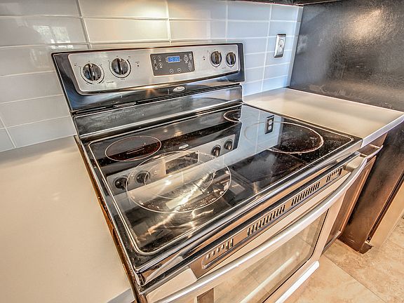 5th image of 320 S Laveen Dr