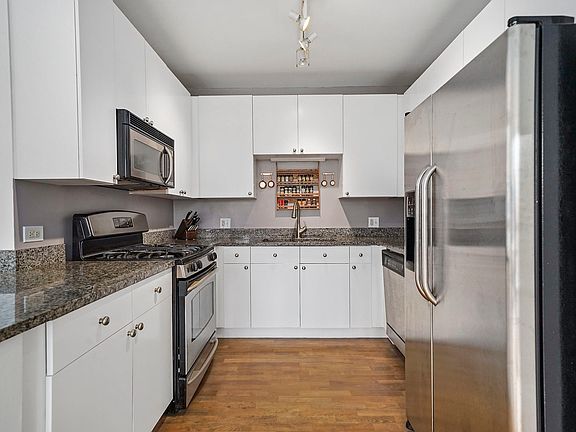 2nd image of 200 W Grand Ave APT 801