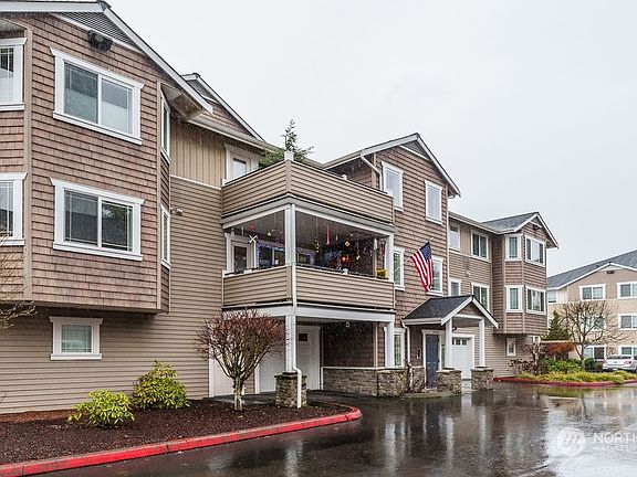 3rd image of 13409 97th Avenue E #302