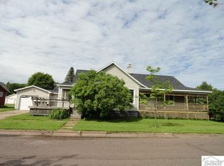 120 8th St E, Ashland, WI 54806