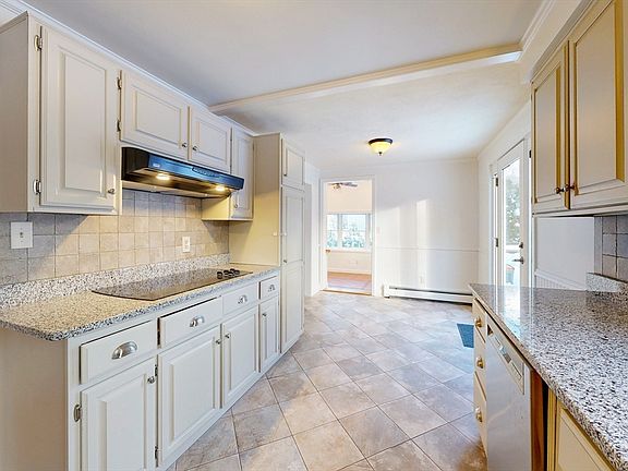 3rd image of 23 Rocky Hill Rd