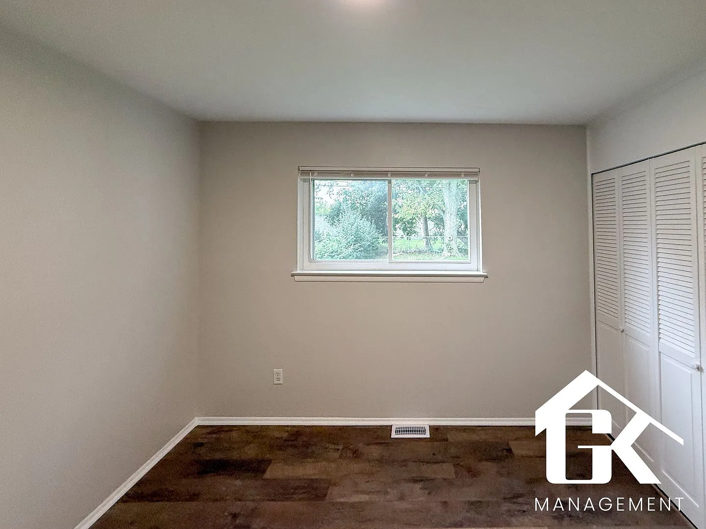 Fully Updated 3 Bed Home W New Appliances In Oak Park! — Photo 4