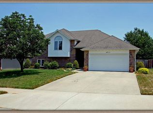 4910 S Prairie View Ave, Battlefield, MO 65619
