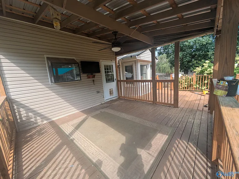 915 Highland Dr — Photo 35