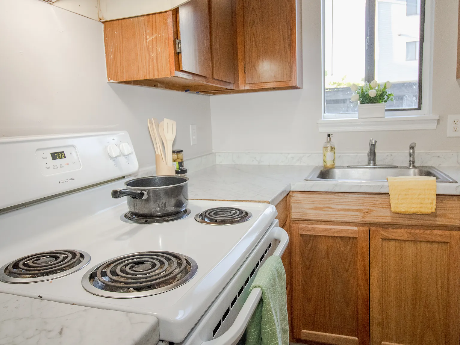 2 bed, 864 sqft, $1,150 — Photo 3