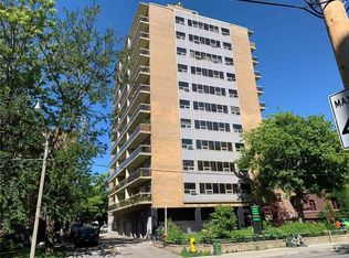 206 Saint George St #1A, Toronto, ON M5R 2N6