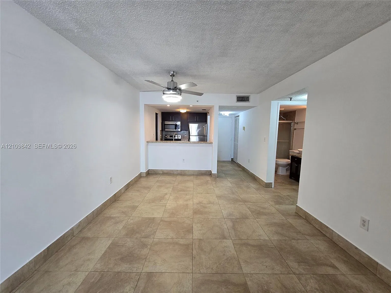 Madison Downtown Condo — Photo 2
