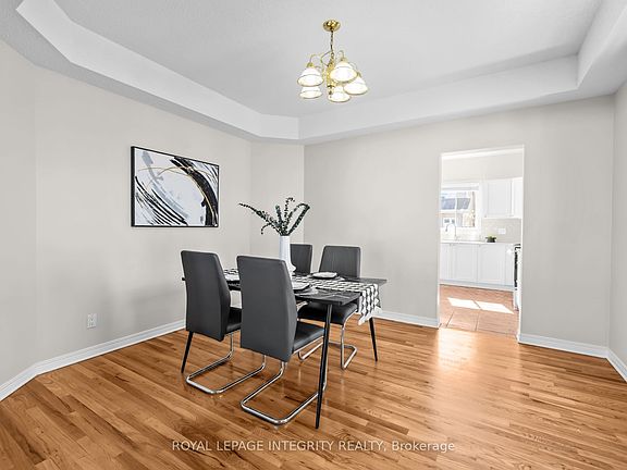 5th image of 4 Tamarack Pl N