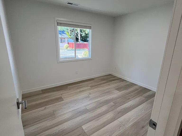 14402 SE Main St #A — Photo 27