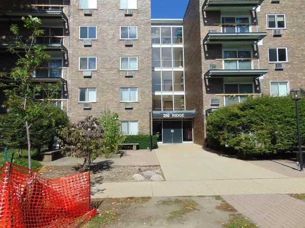 250 Ridge Ave APT 3D, Evanston, IL 60202