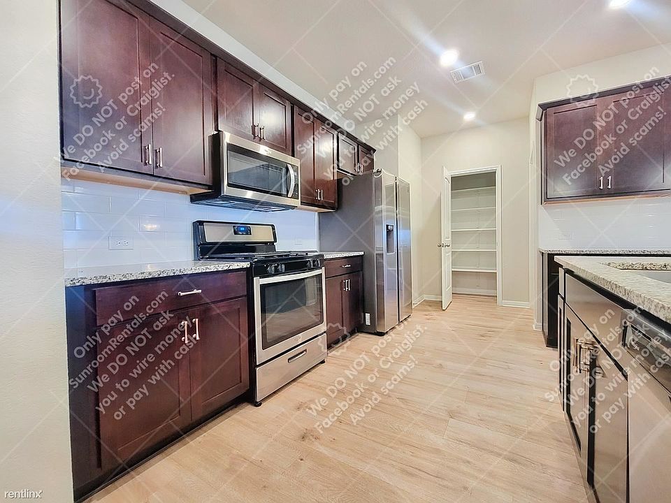 1st image of 900 Dubina Ave