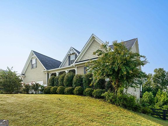 3rd image of 486 Riverwalk Manor Dr