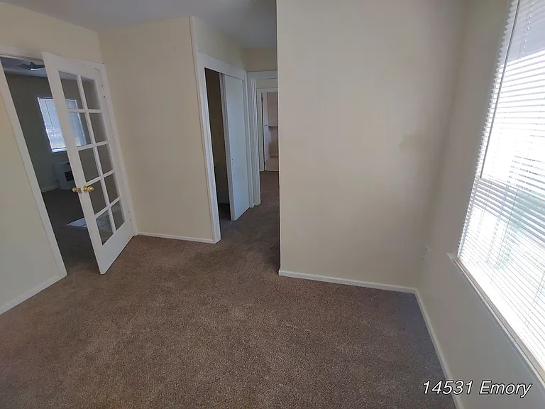 14531 Emory Ave — Photo 6