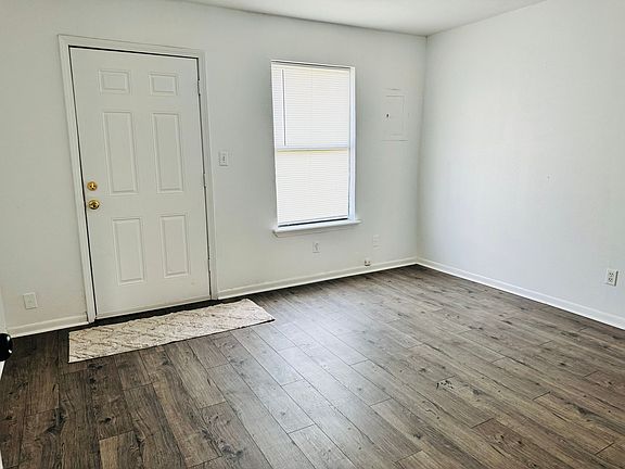3rd image of 304 N 1st St APT 4