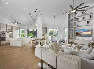 231 Colonade Cir, Naples, FL 34103