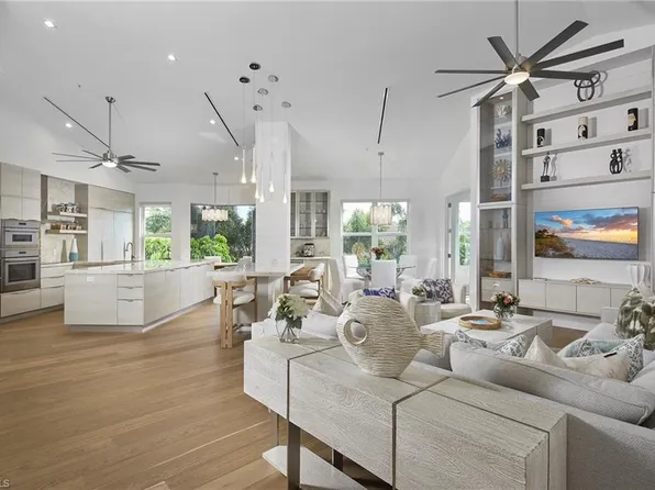 231 Colonade CIR, NAPLES, FL 34103