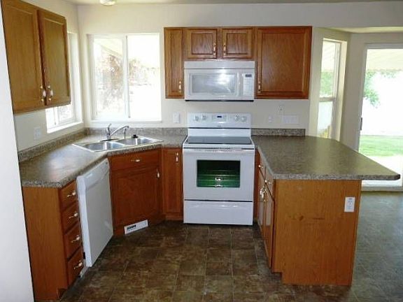 3rd image of 3624 S Pleasant Green Dr