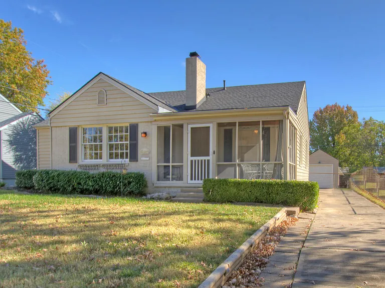2239 S Louisville Ave — Photo 2