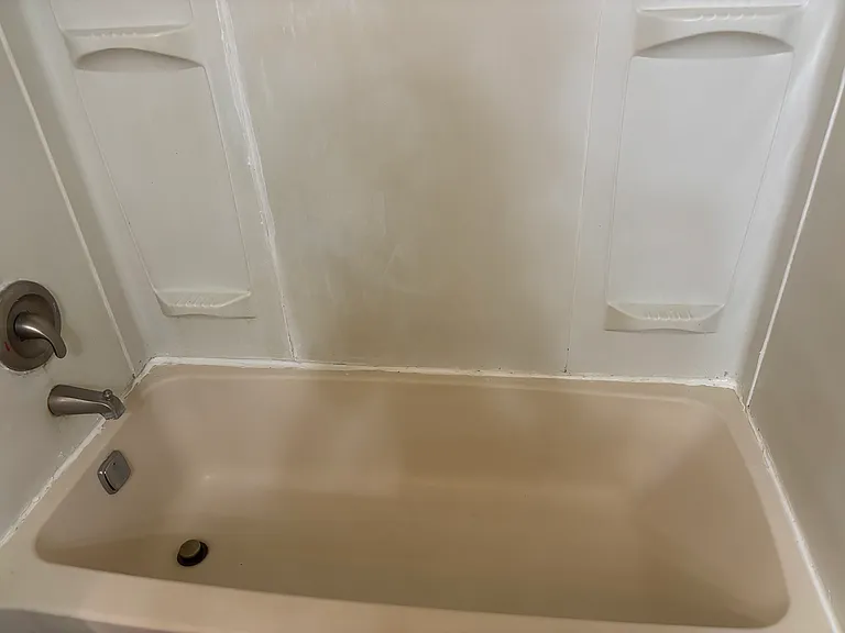1221 Ravens Crest Dr — Photo 4