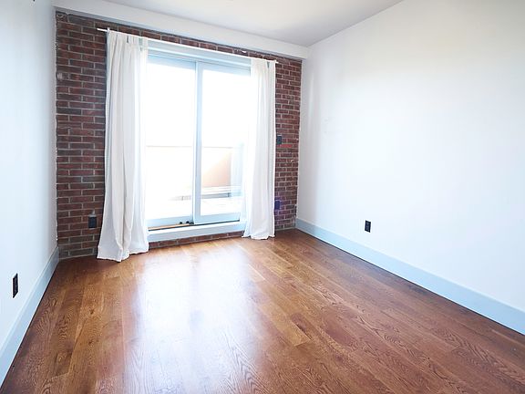 4th image of 41 Brooklyn Ave #6E