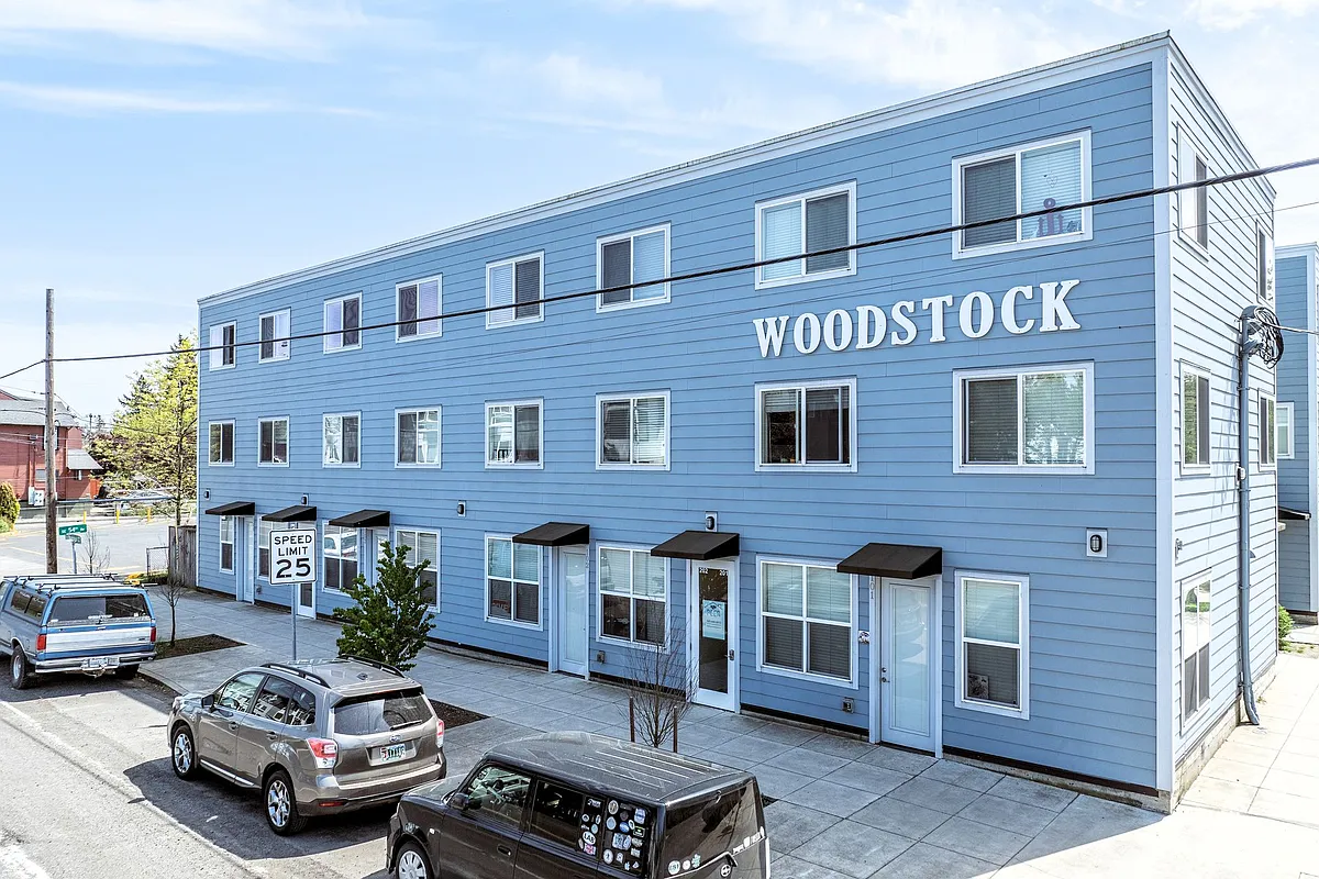 Building Photo - 6006 SE 53rd Ave