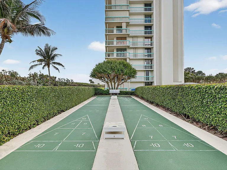 9940 S Ocean Dr #202 — Photo 30
