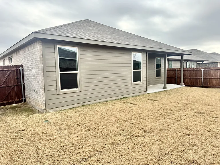 124 Daffodil Ln — Photo 10