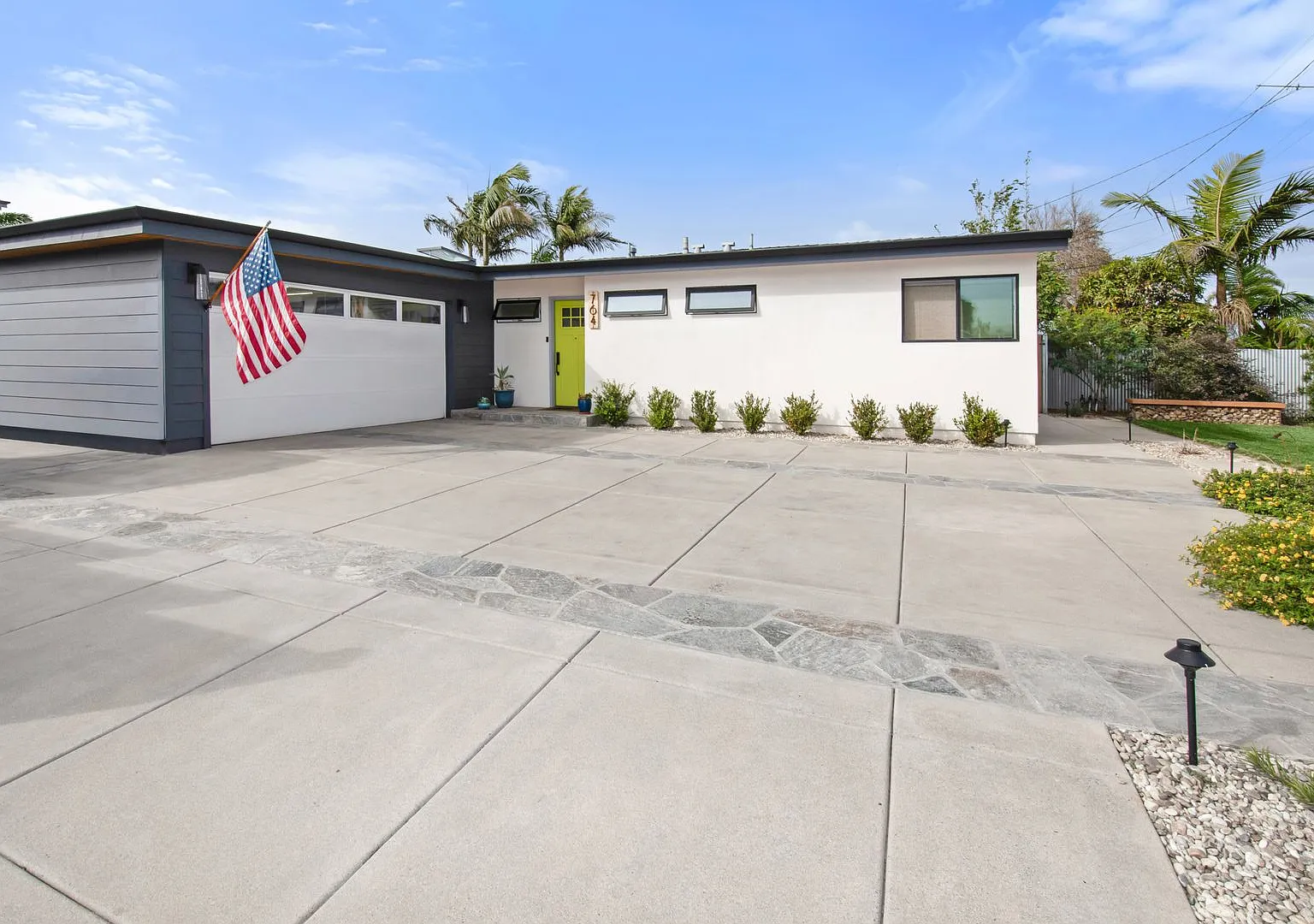 Long Term Unfurnished Corner Lot Home in Imperial Beach! — Photo 2
