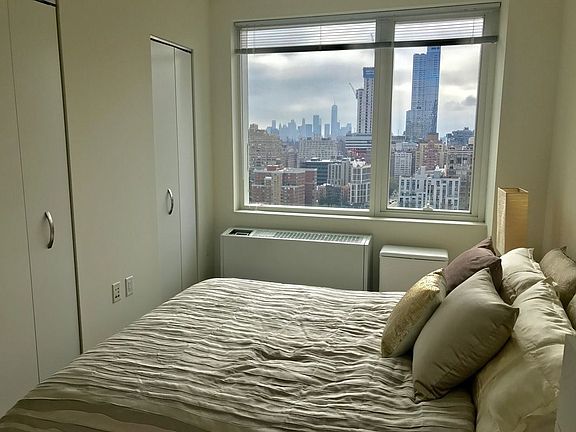 4th image of 450 W 42nd St APT 26E