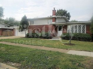 190 Serena Dr, Chicago Heights, IL