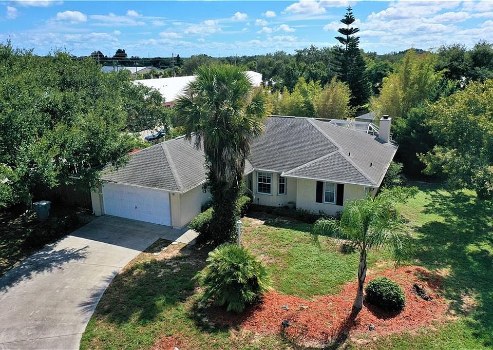 1st image of 1015 9th Ln
