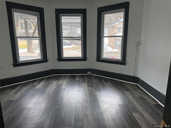 5th image of 210 N Hamilton St Floor 1