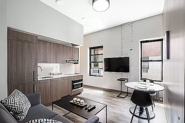 1st image of 15 E 11th St APT 5C
