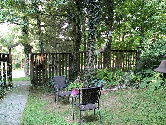 5th image of 604 Sunrise Dr