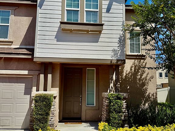4th image of 45777 Sierra Ct #1