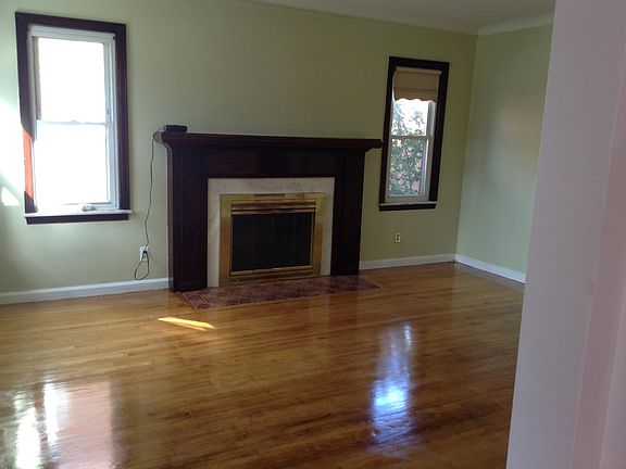 2nd image of 5900 Kenilworth St