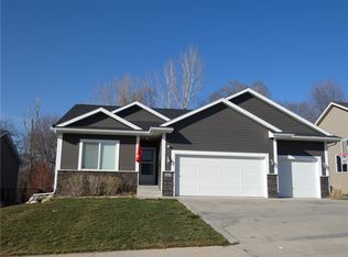 3464 E Herold Ave, Des Moines, IA 50320