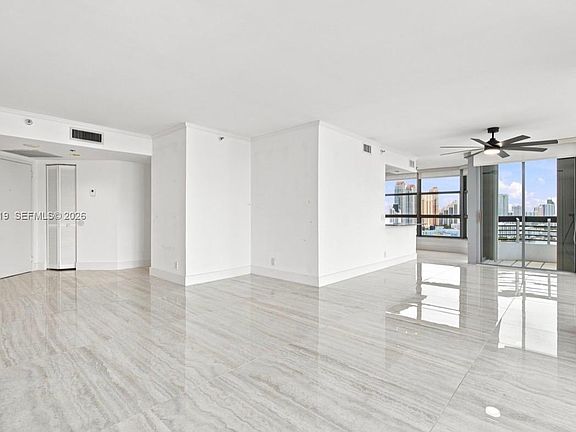 4th image of 19195 NE 36th Ct APT 2601