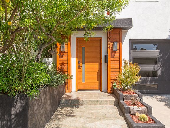 2nd image of 1954 N Avenue 52