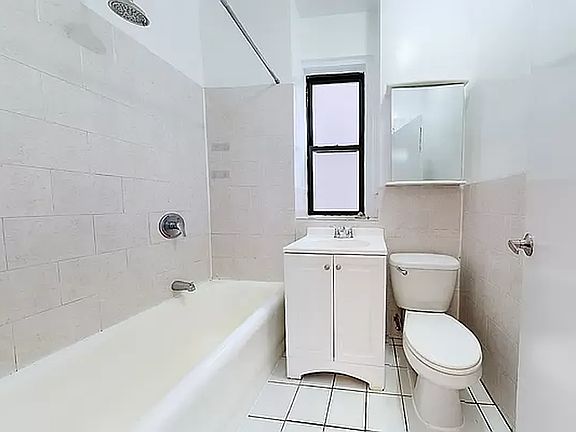 5th image of 256 Seaman Ave APT 4C