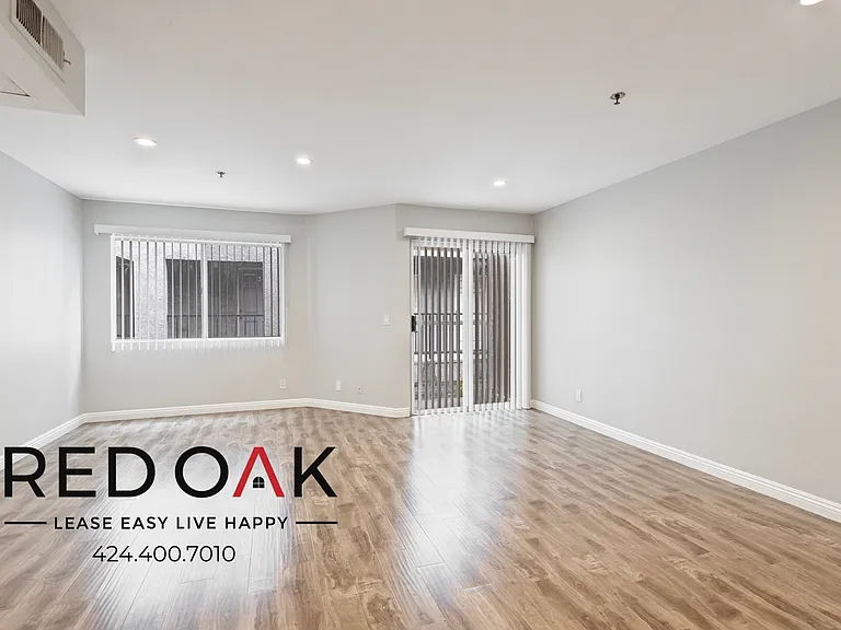 5224 Cartwright Ave #7 — Photo 9